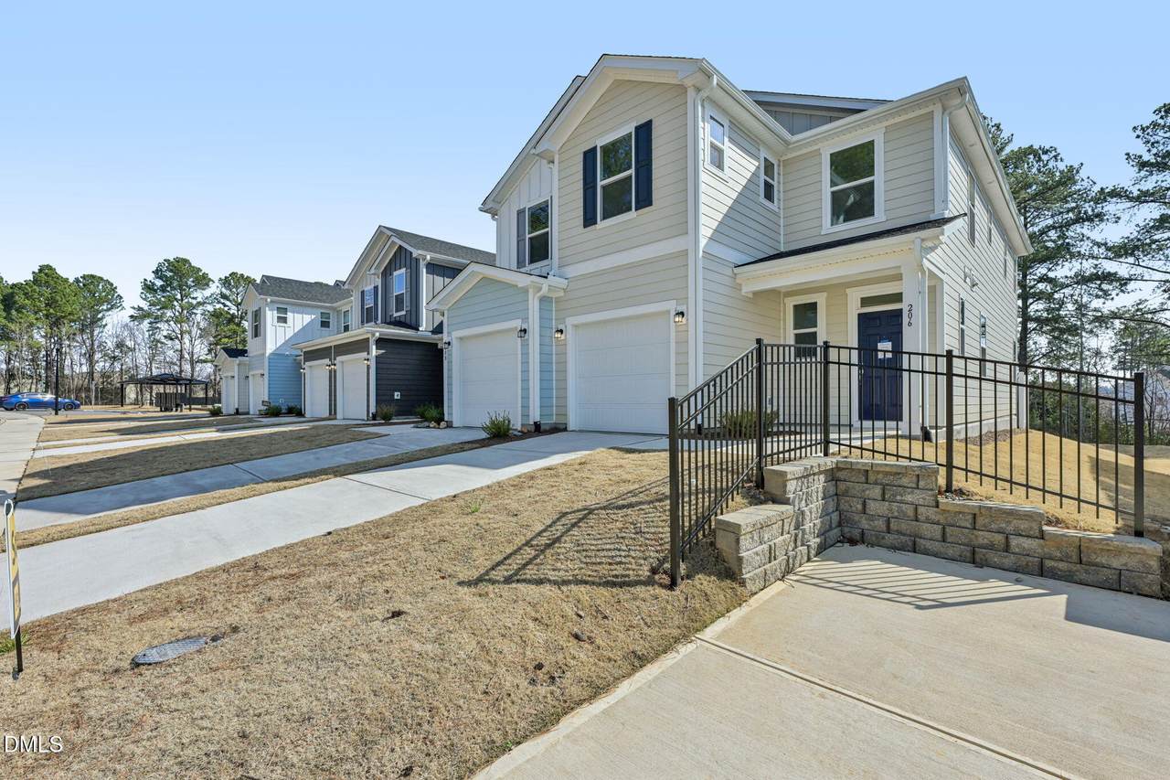 212 Parker Lane - Photo 1