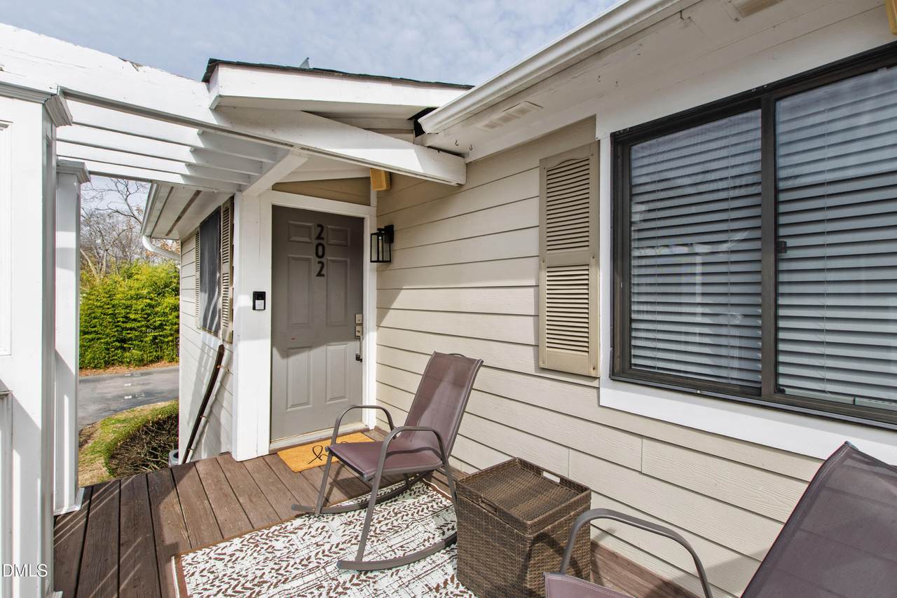 2204 Stafford Avenue - Photo 1