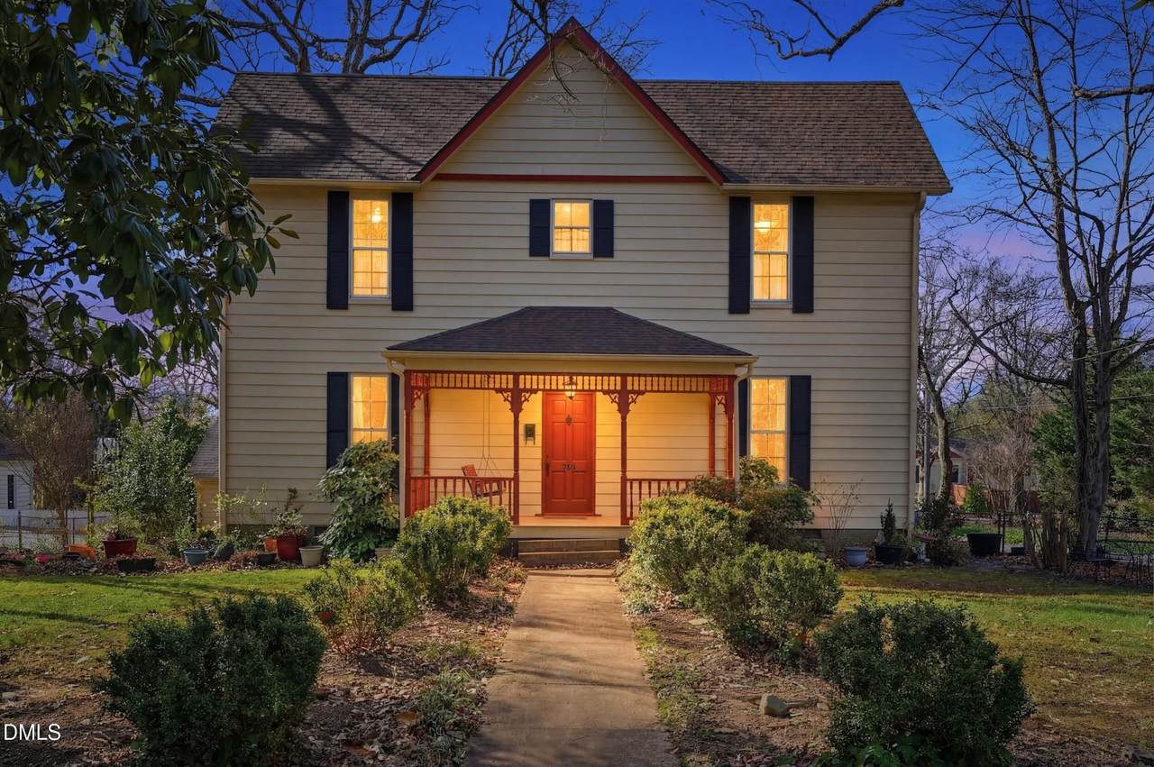 916 Davis Street - Photo 1