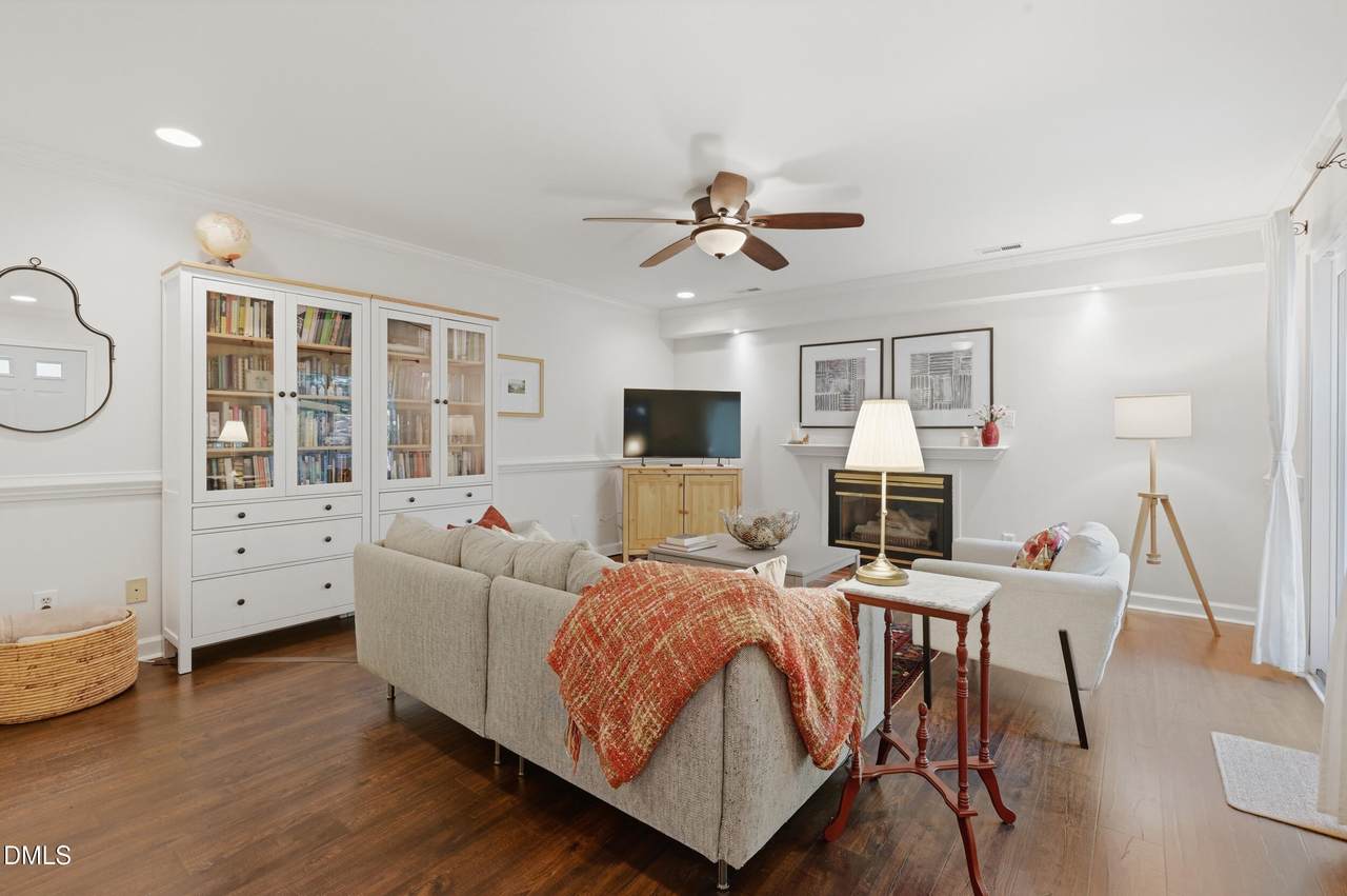 411 Summerwalk Circle - Photo 1