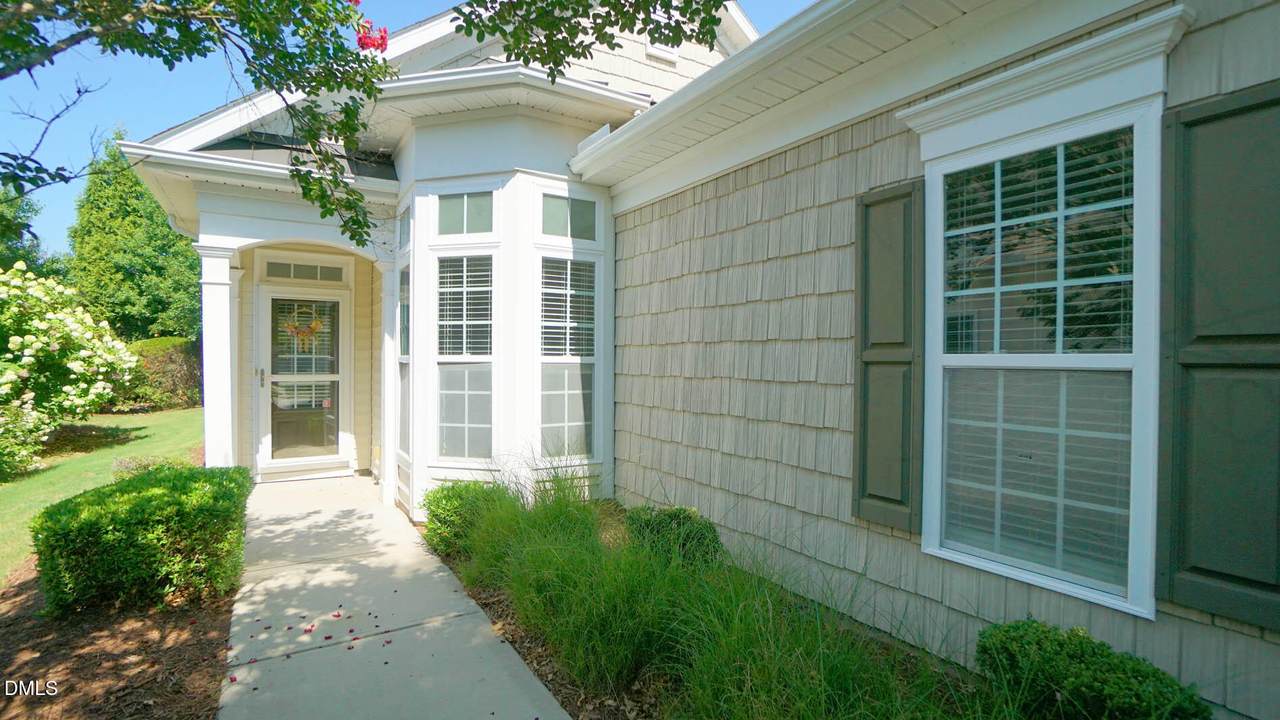 542 Tomkins Loop - Photo 1