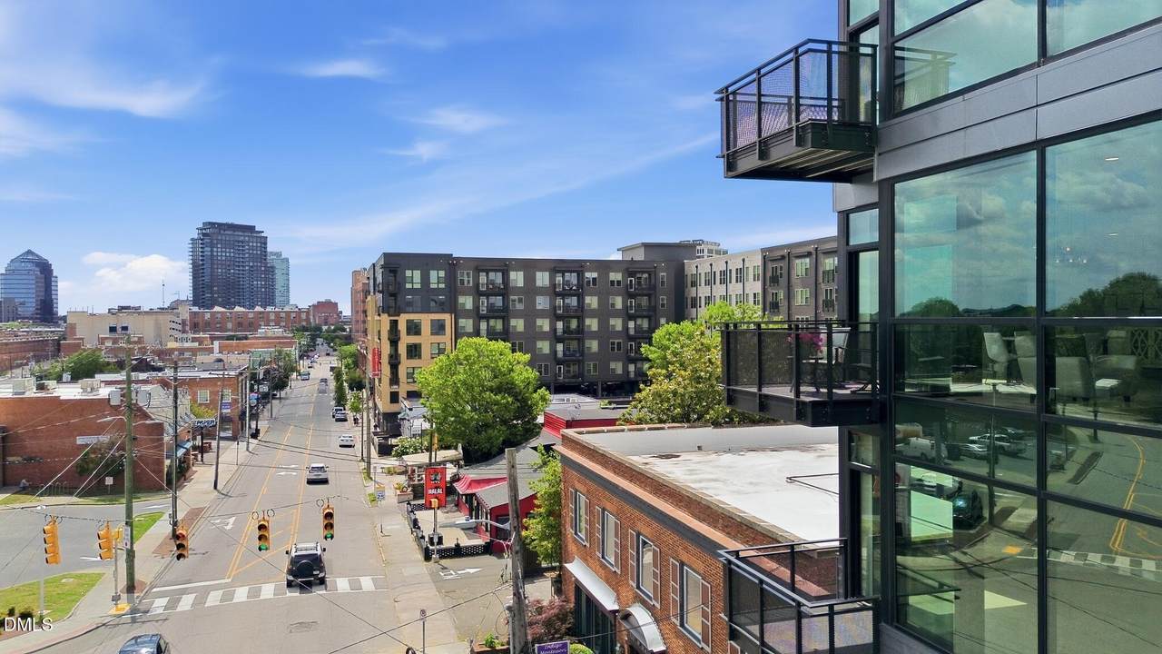 1105 Main Street - Photo 1