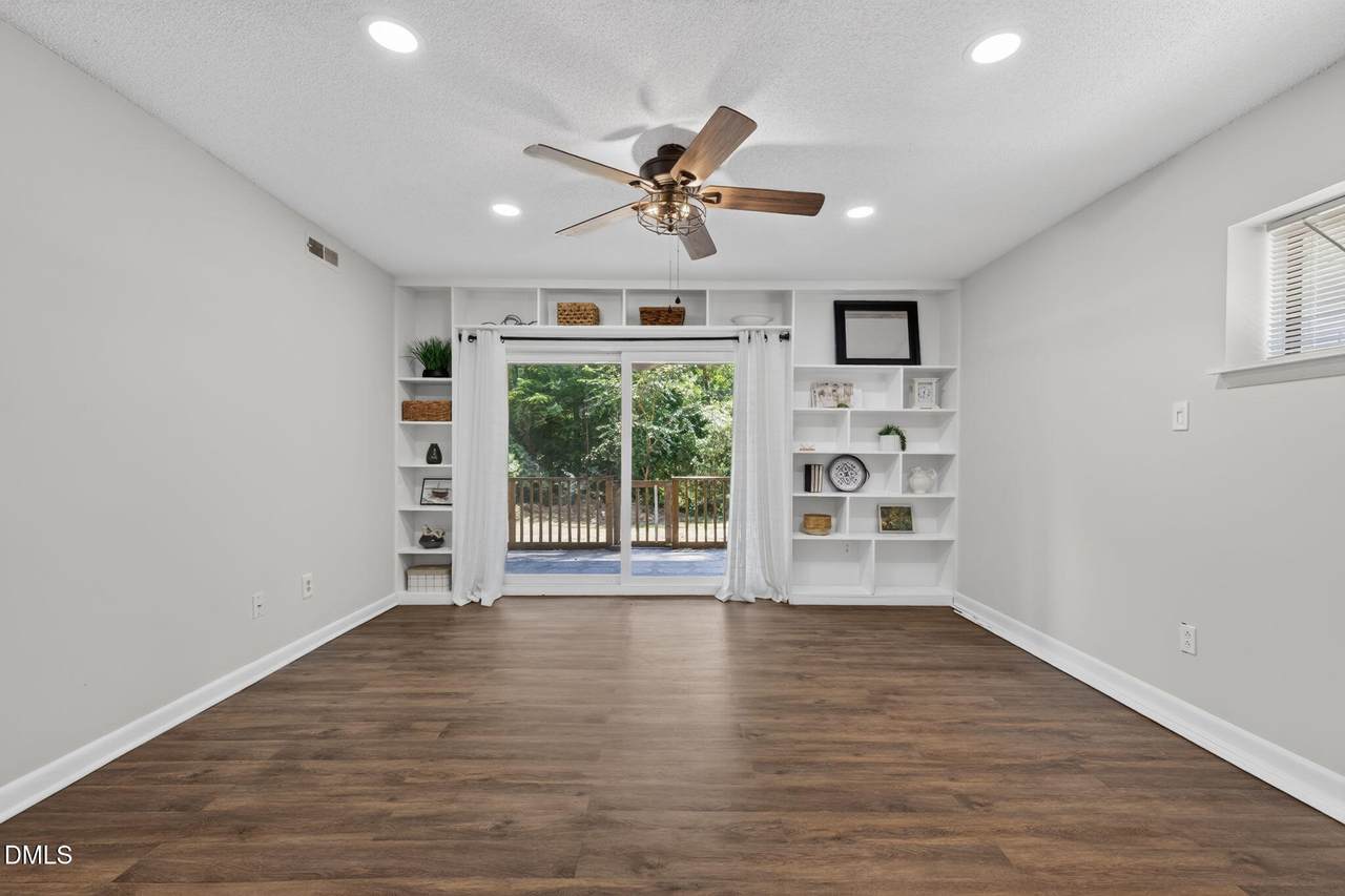 546 Pine Ridge Place - Photo 1