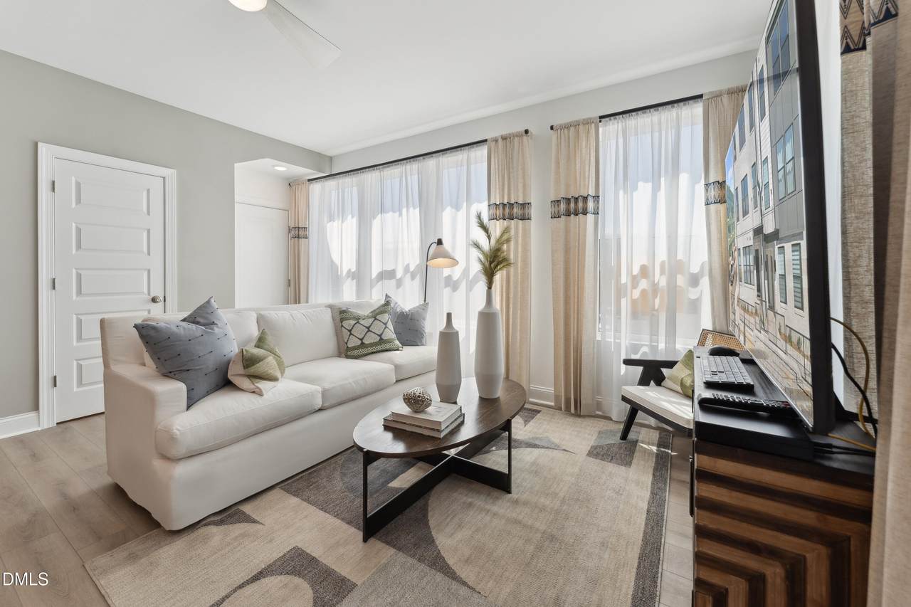 166 White Street - Photo 1