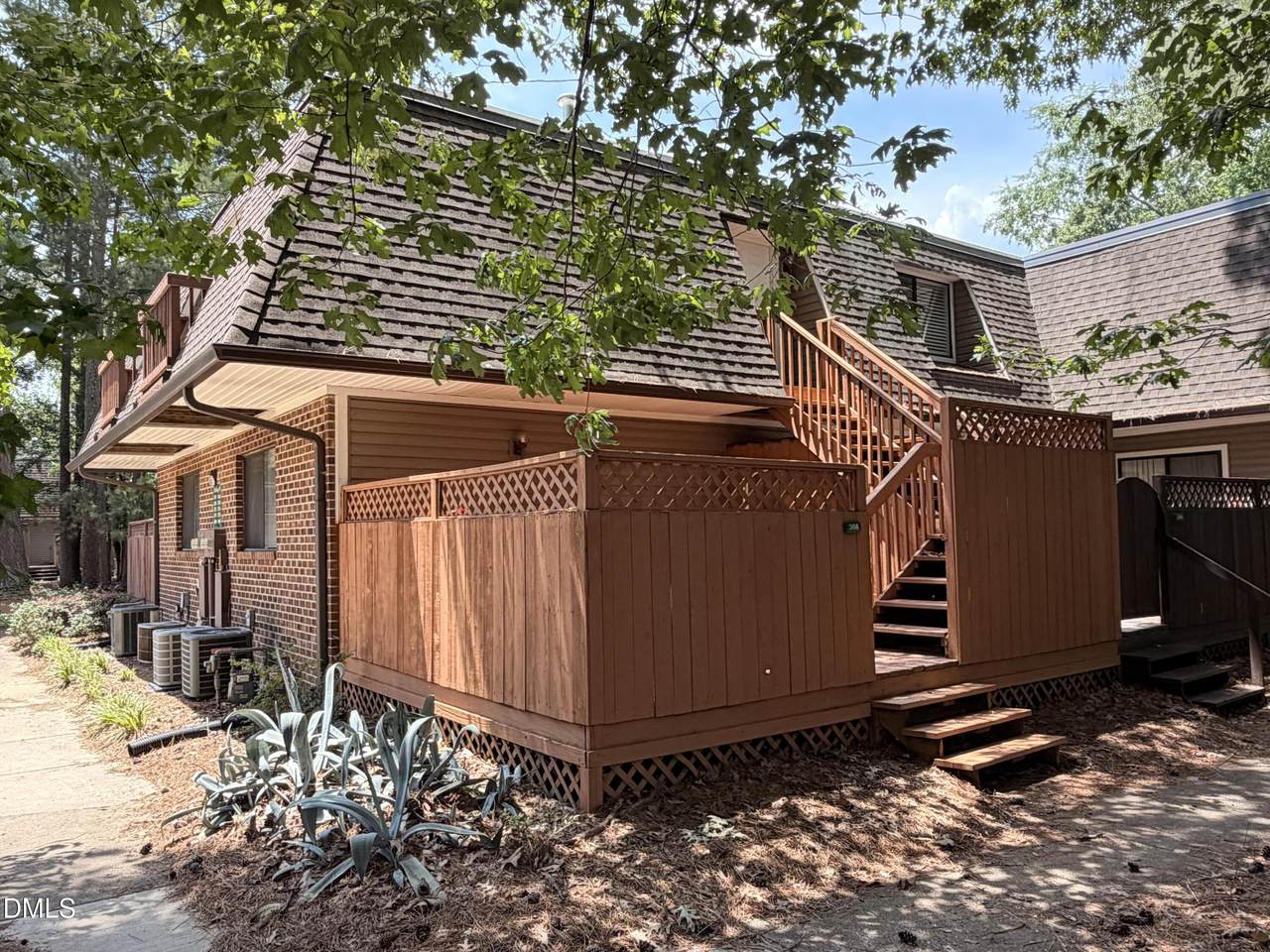 366 Summerwalk Circle - Photo 1