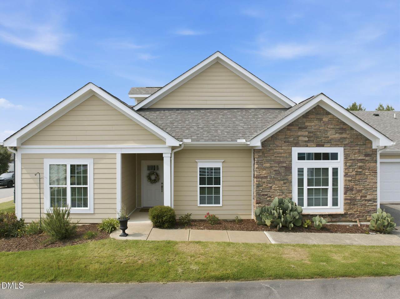 1699 Winter Wren Circle - Photo 1