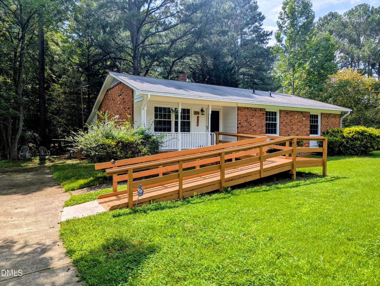 204 Drew Street - Photo 1