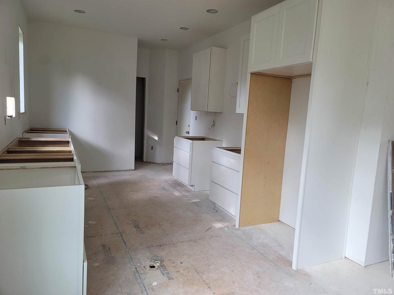 705 Elizabeth Street - Photo 1