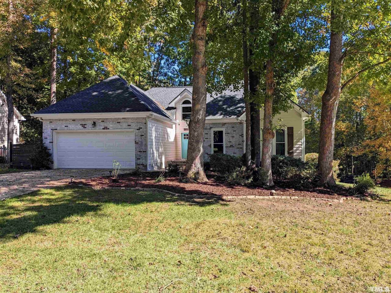 904 St Catherines Drive - Photo 1