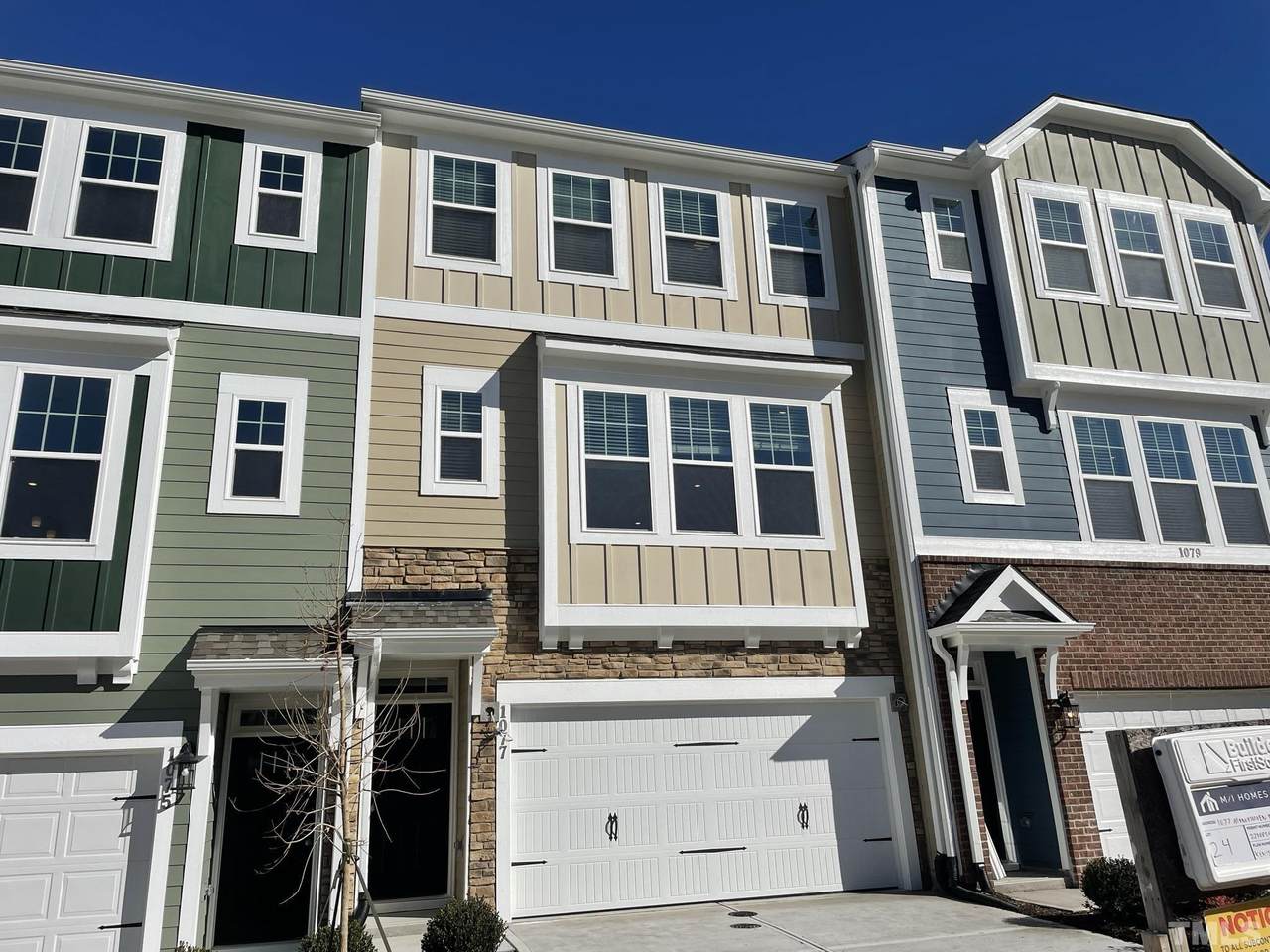 1077 Manorhaven Drive - Photo 1