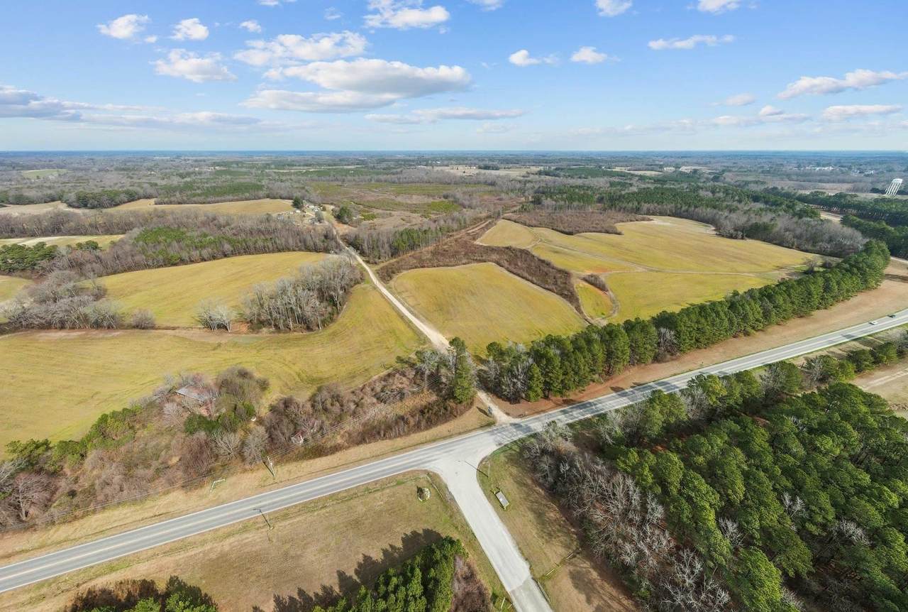 407 Avents Lane - Photo 1