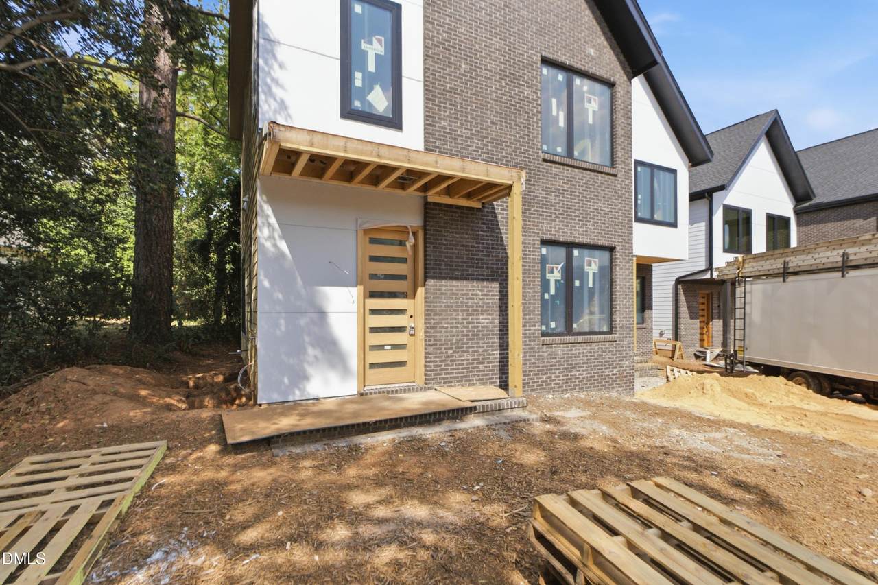 1806 Pershing Road - Photo 1