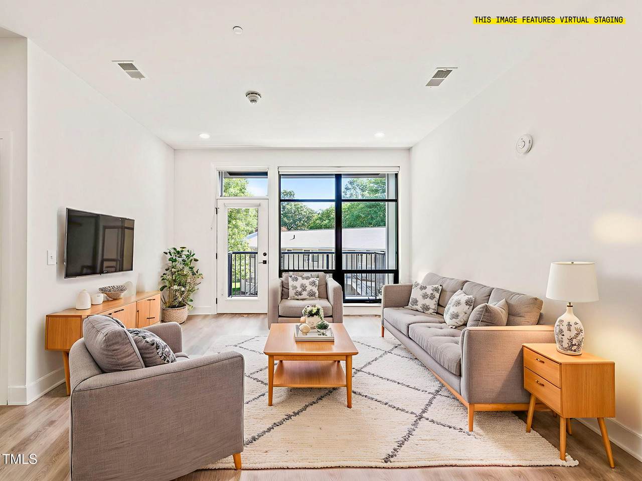 615 Daniels Street - Photo 1