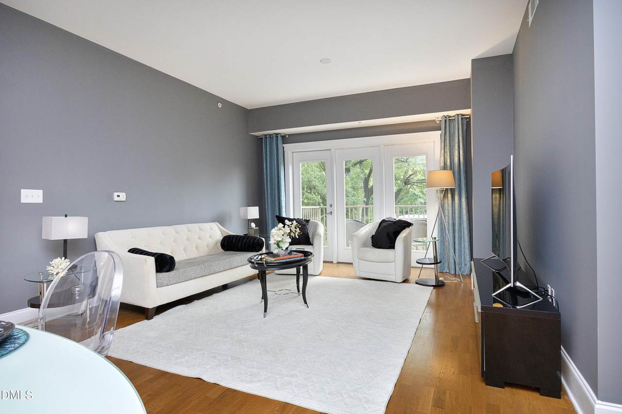 222 Glenwood Avenue - Photo 1