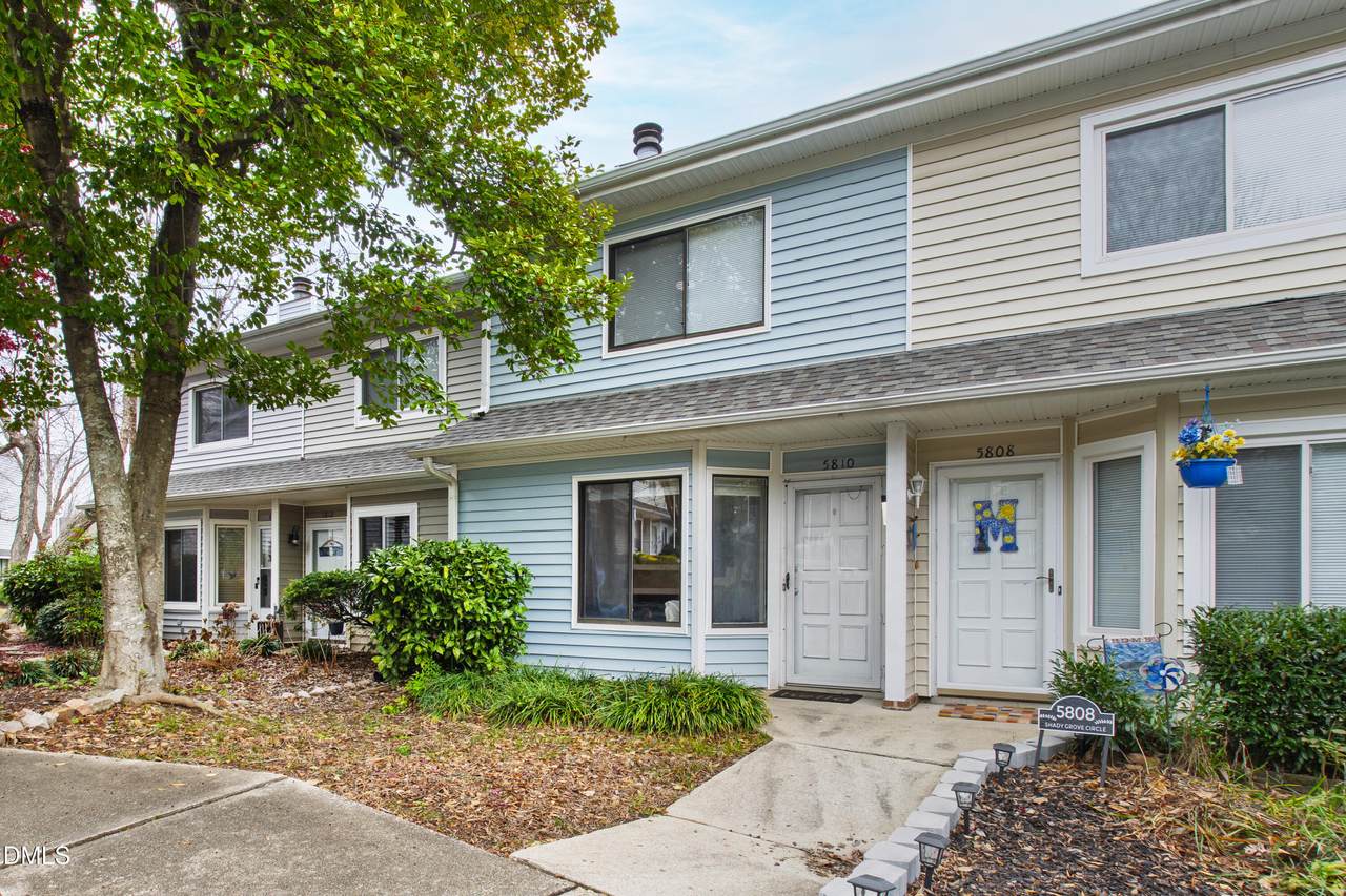 5810 Shady Grove Circle - Photo 1