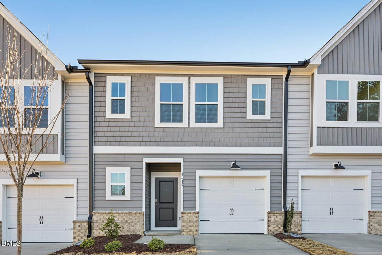 196 Flagstone Way - Photo 1