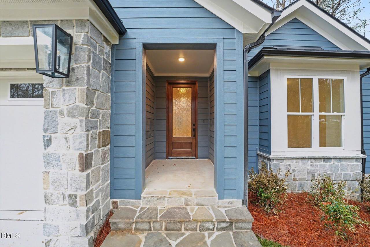 604 Sage Court - Photo 1
