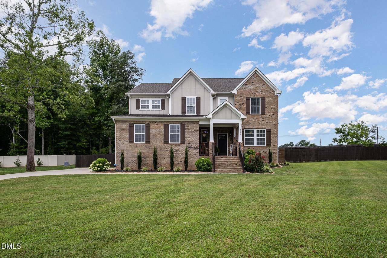 3082 Cascade Drive - Photo 1