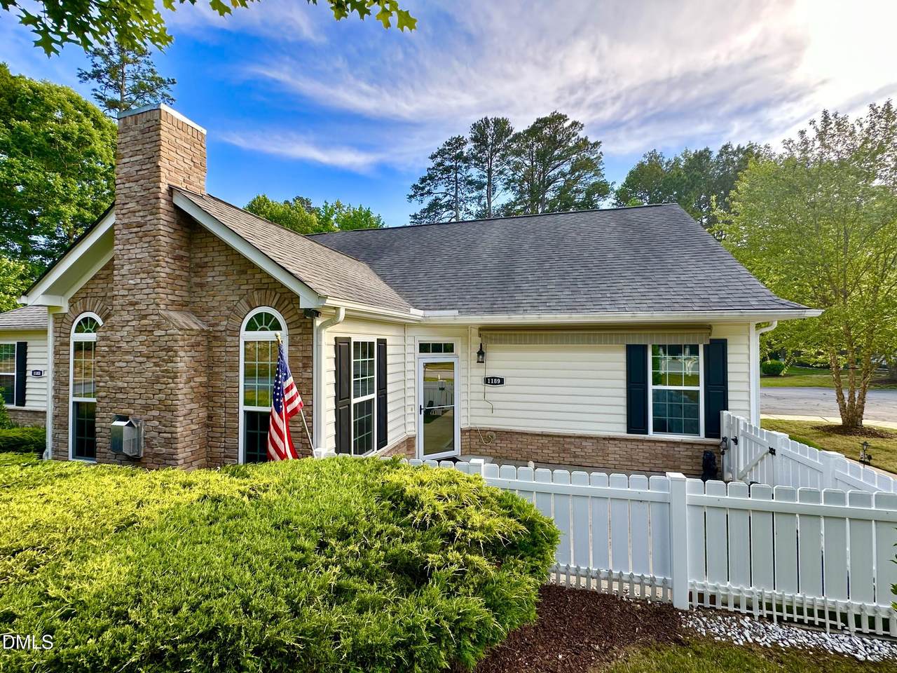 1189 Blue Bird Lane - Photo 1