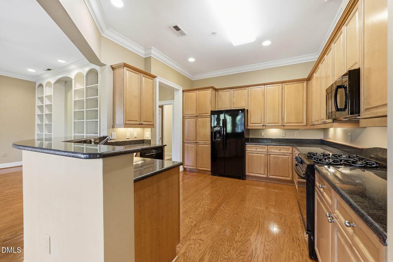 2801 Glenwood Gardens Lane - Photo 1