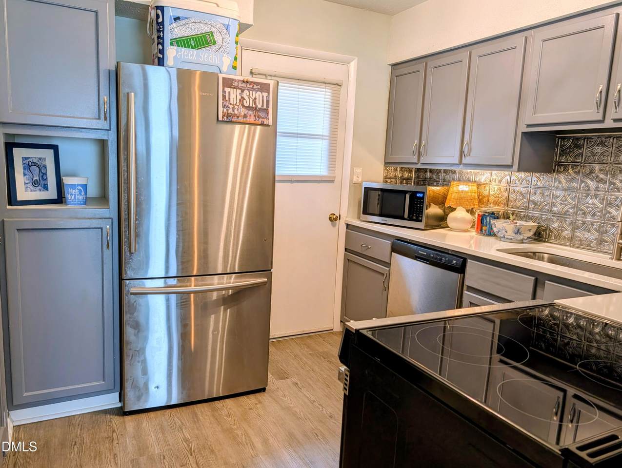 220 Elizabeth Street - Photo 1