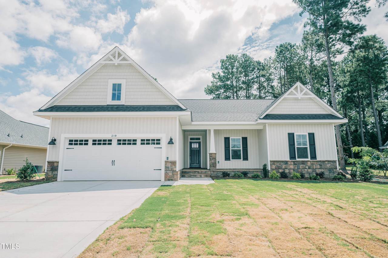 219 Crescent Drive - Photo 1