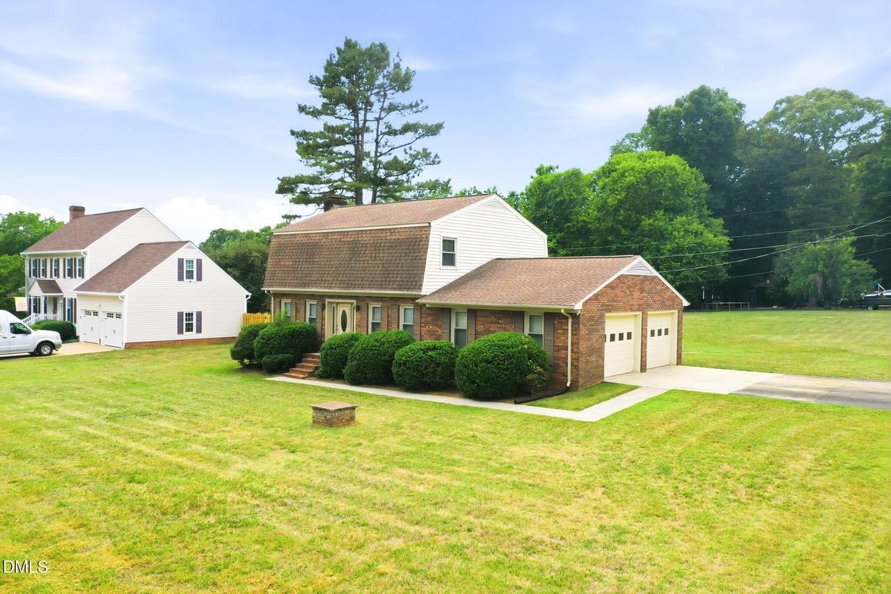 1003 Camelot Lane - Photo 1