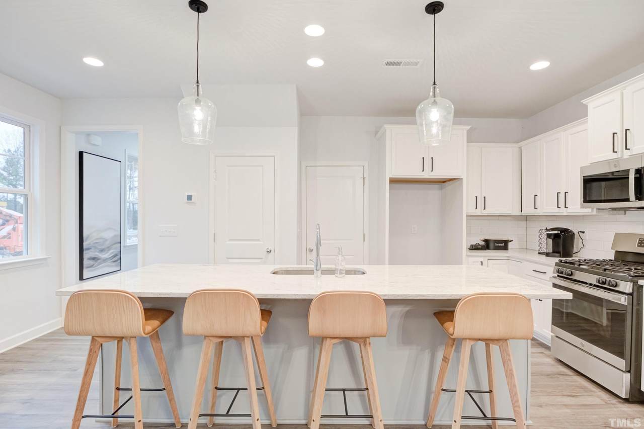 1059 Main Street - Photo 1