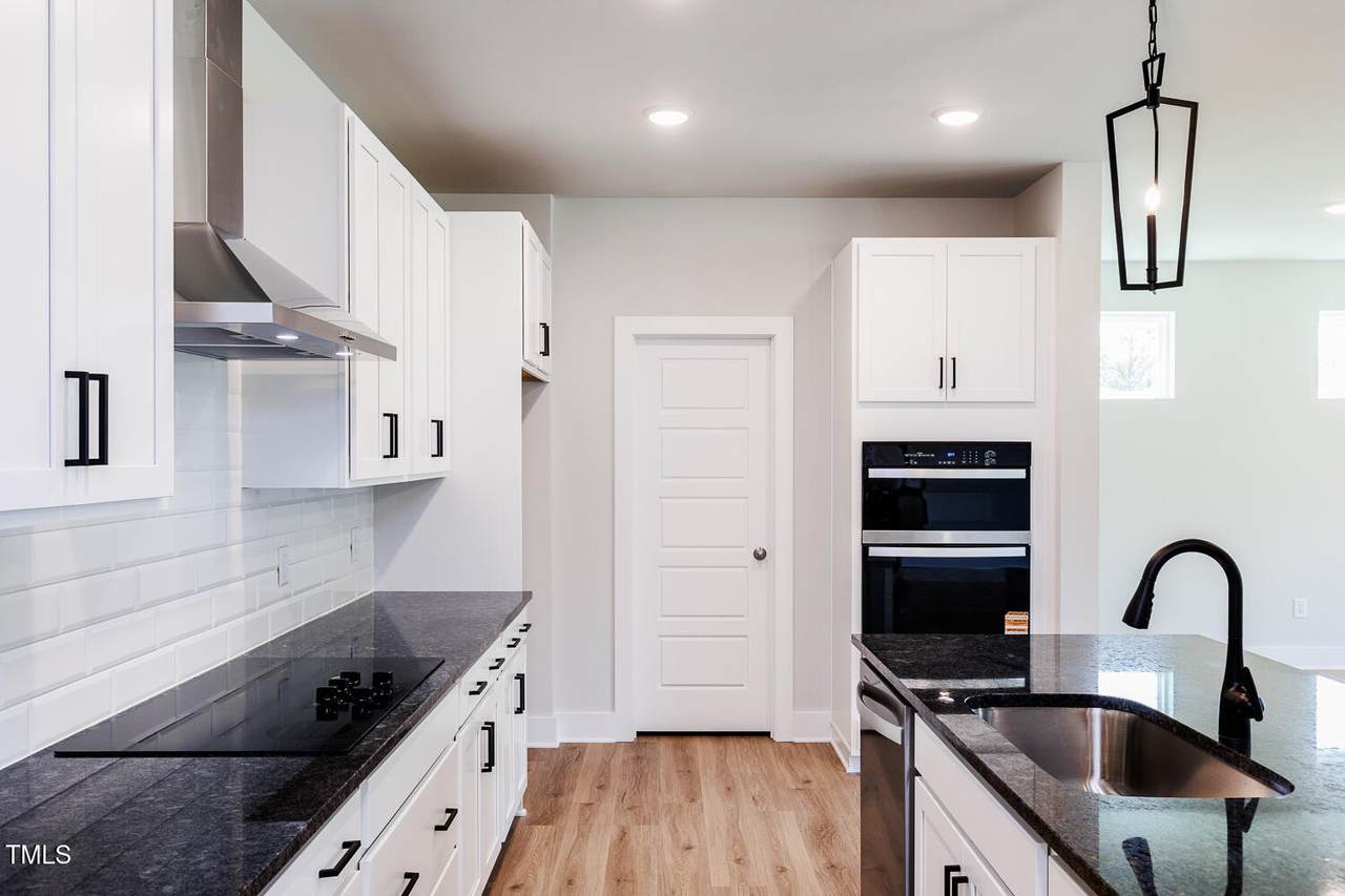 207 Golfview Avenue - Photo 1