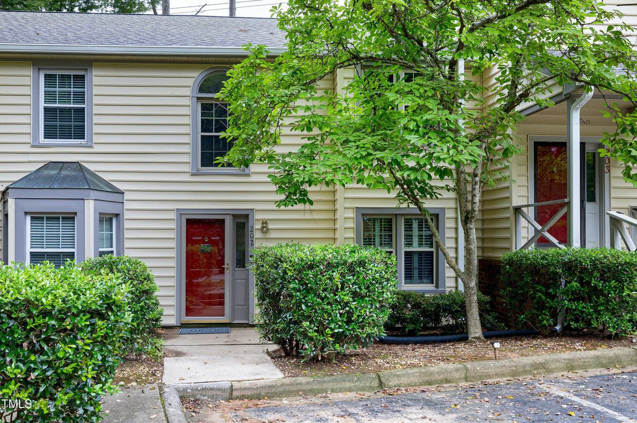 202 Oak Hollow Court - Photo 1