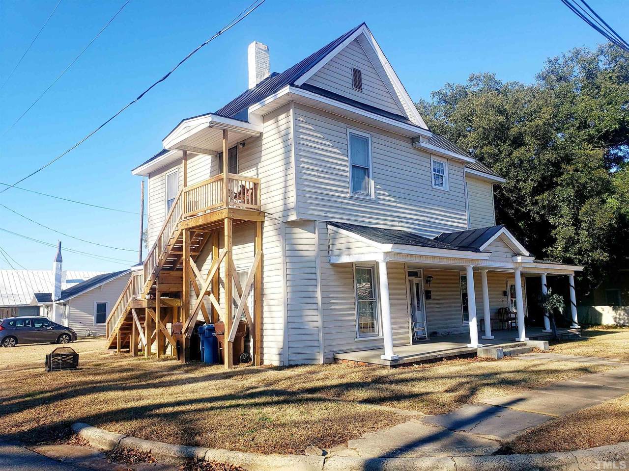 311 Bay Street - Photo 1
