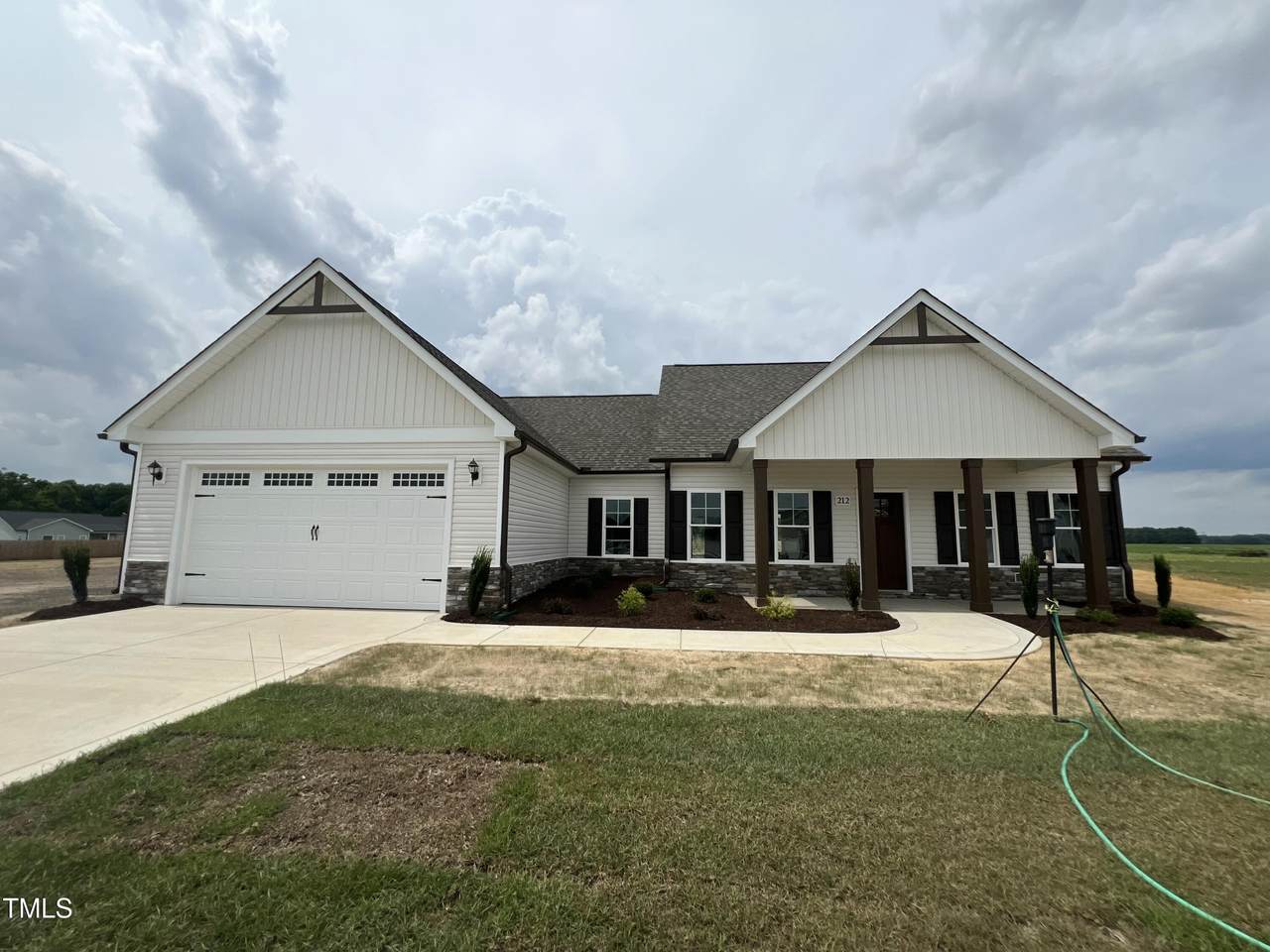 212 Dunbar Hill Drive - Photo 1