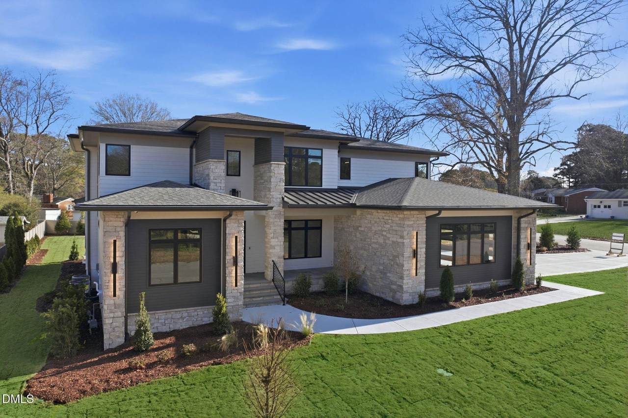 403 Carolyn Court - Photo 1