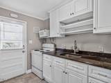 813 Daniels - Photo 7