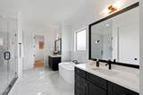 8012 Woodcross Way - Photo 32