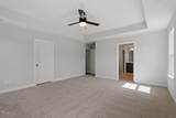 319 Maple Walk - Photo 18