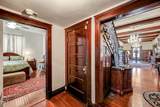 309 Divine Street - Photo 17