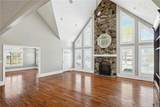 1302 Oakridge Boulevard - Photo 3