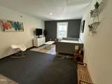 5104 Hollyridge Drive - Photo 4