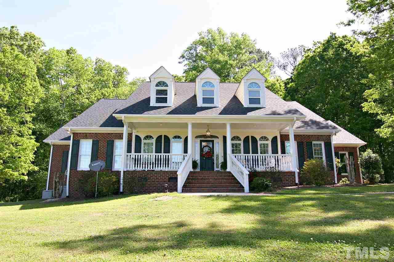 40 Ray Avenue - Photo 1