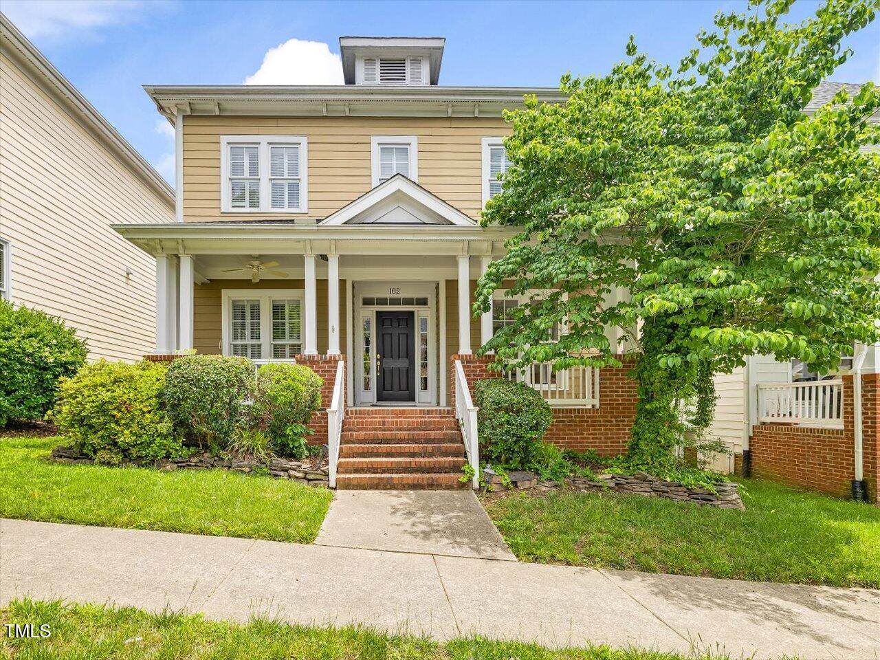102 Westside Drive - Photo 1