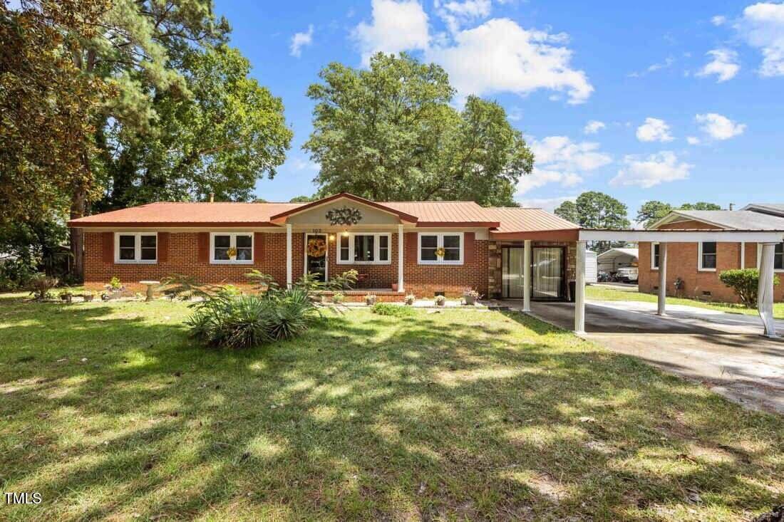 103 Sunset Drive - Photo 1