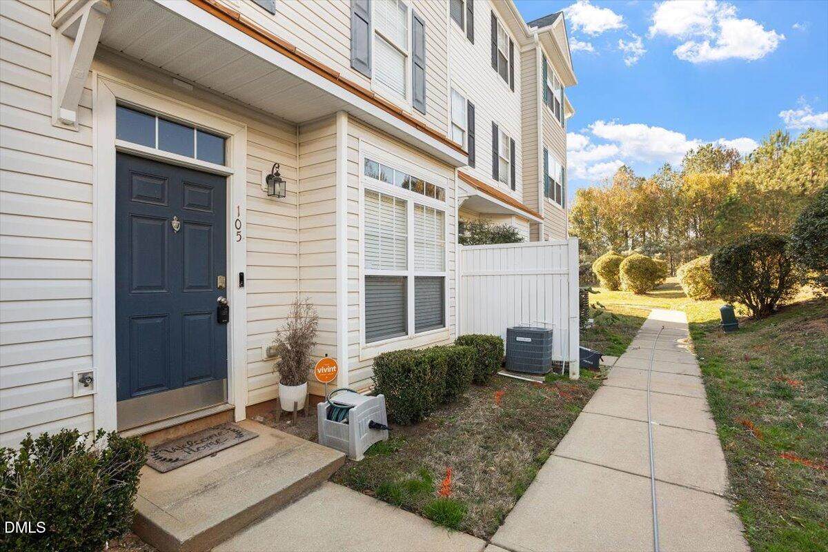 2200 Valley Edge Drive - Photo 1