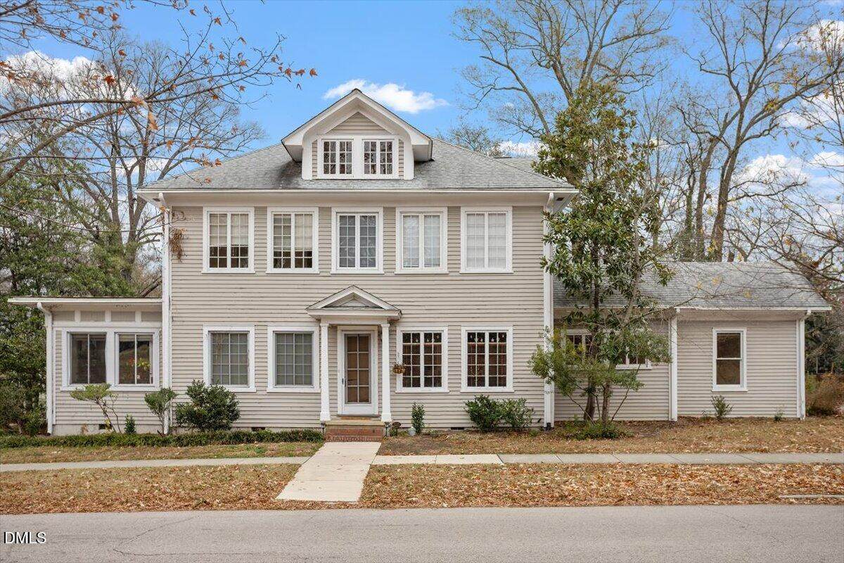 208 Buchanan Boulevard - Photo 1