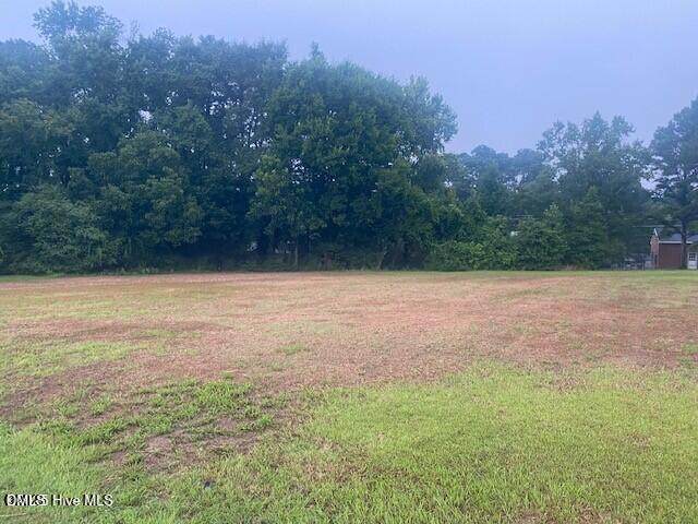 000 Laurel Avenue - Photo 1