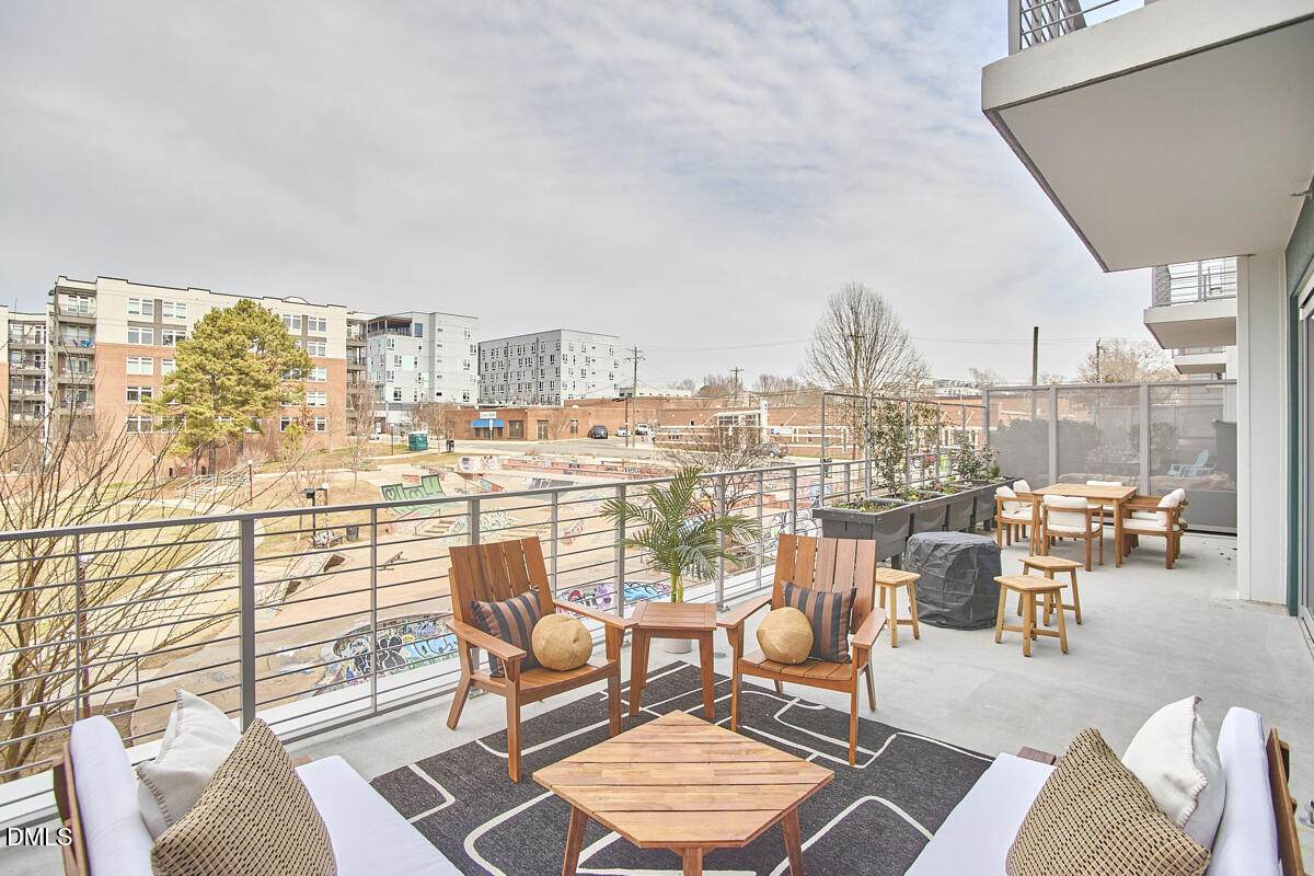 214 Hunt Street - Photo 1