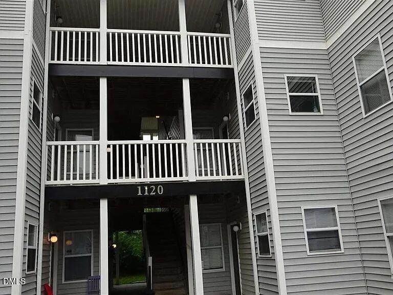 1120 Carlton Avenue - Photo 1