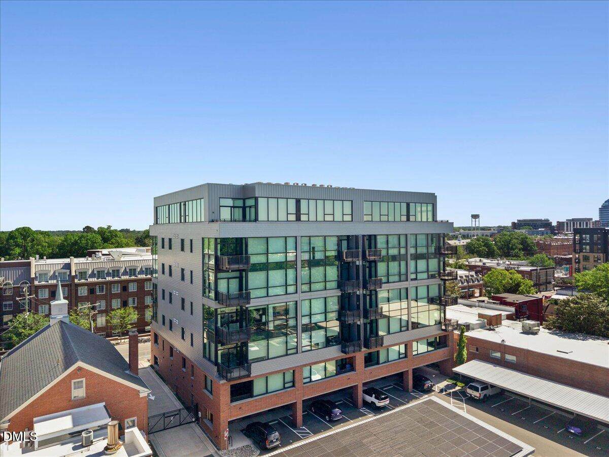 1105 Main Street - Photo 1