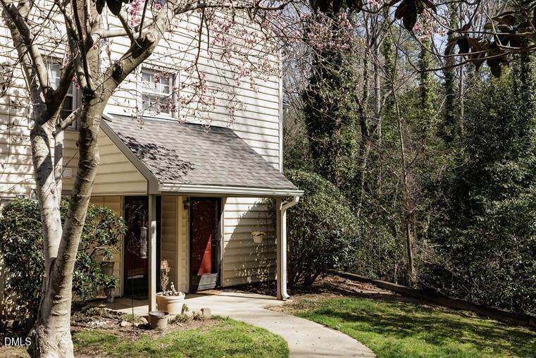 412 Oak Hollow Court - Photo 1