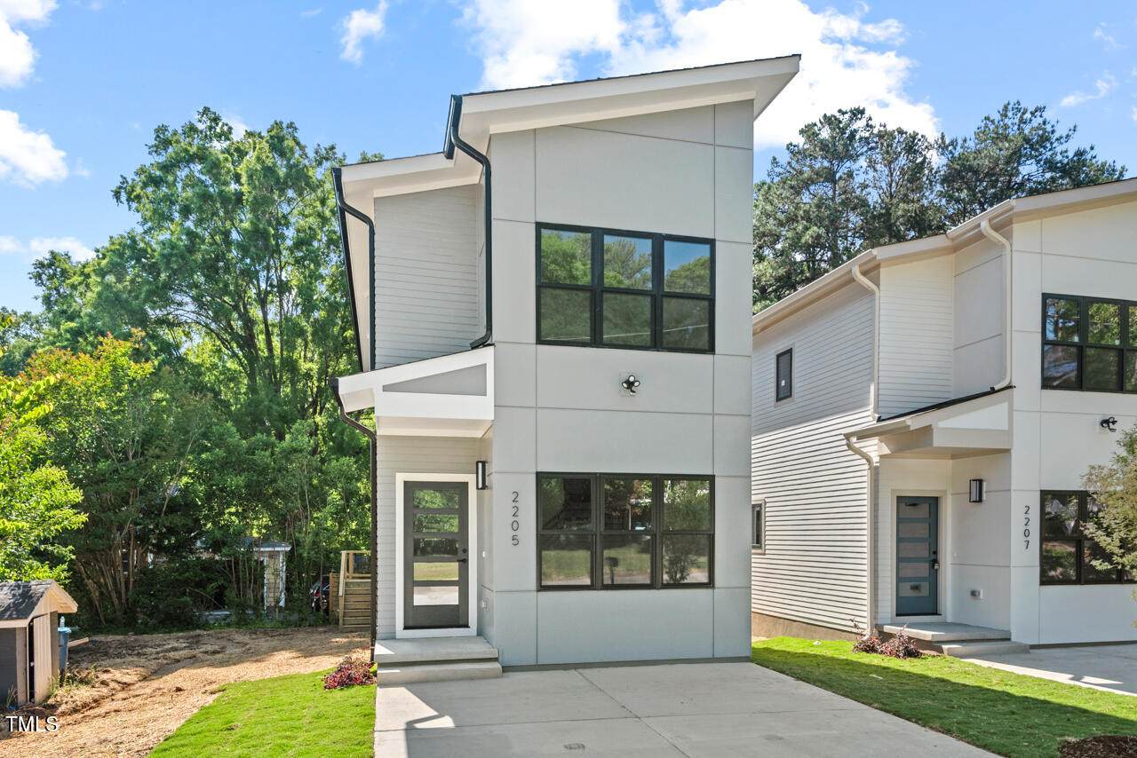 2205 Tampa Avenue - Photo 1
